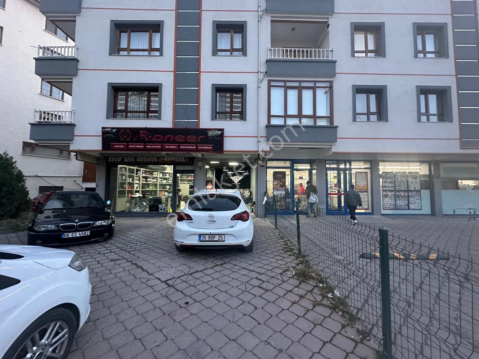 Duru'dan Ana Cadde Cepheli | Kiracılı | 120 M² Satılık Dükkân