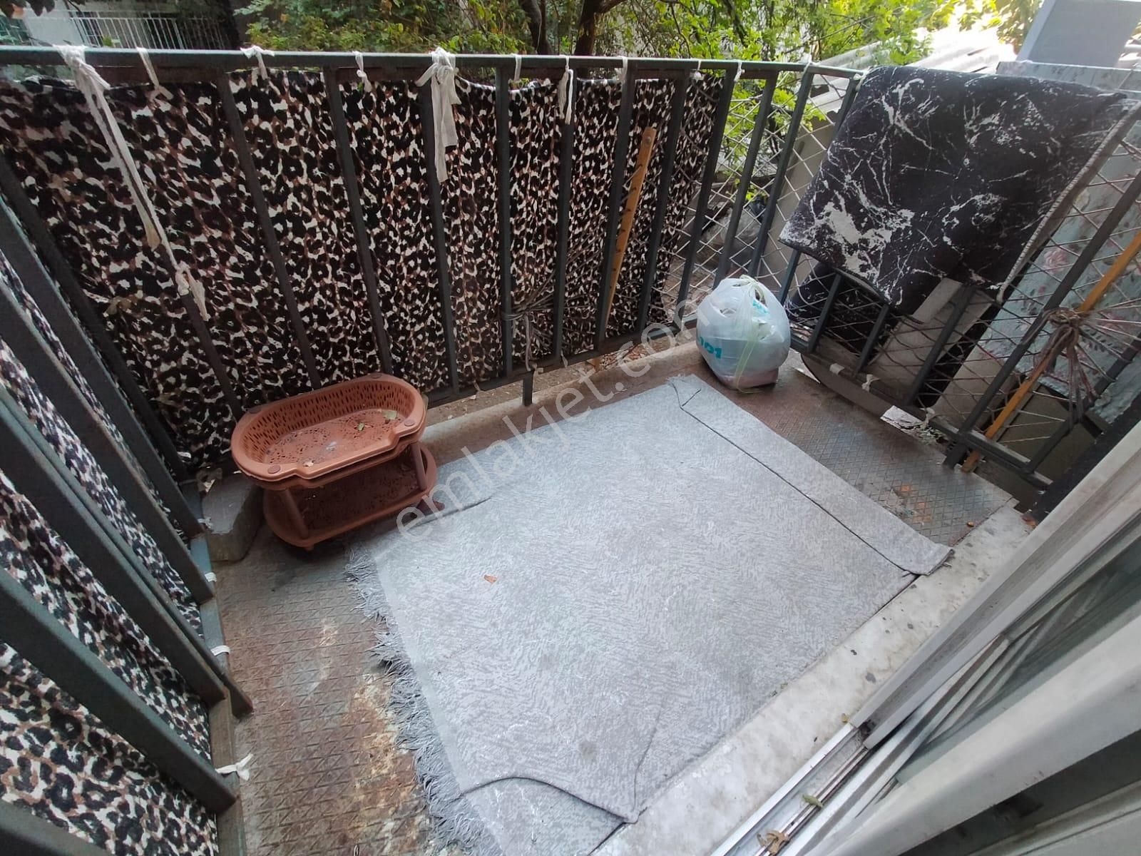 Hacıkaplanlar Mahallesinde 50m2 1+1 Balkonlu Kiracılı Masrafsız Satılık Apart Daire - Görsel 3