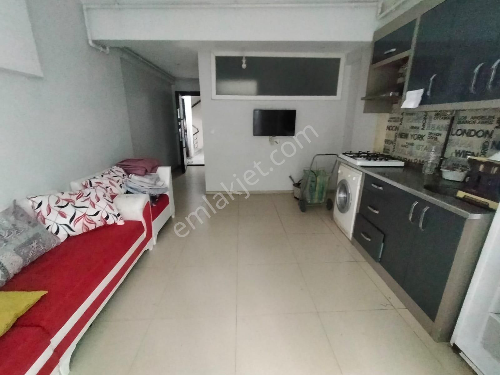 Hacıkaplanlar Mahallesinde 50m2 1+1 Balkonlu Kiracılı Masrafsız Satılık Apart Daire