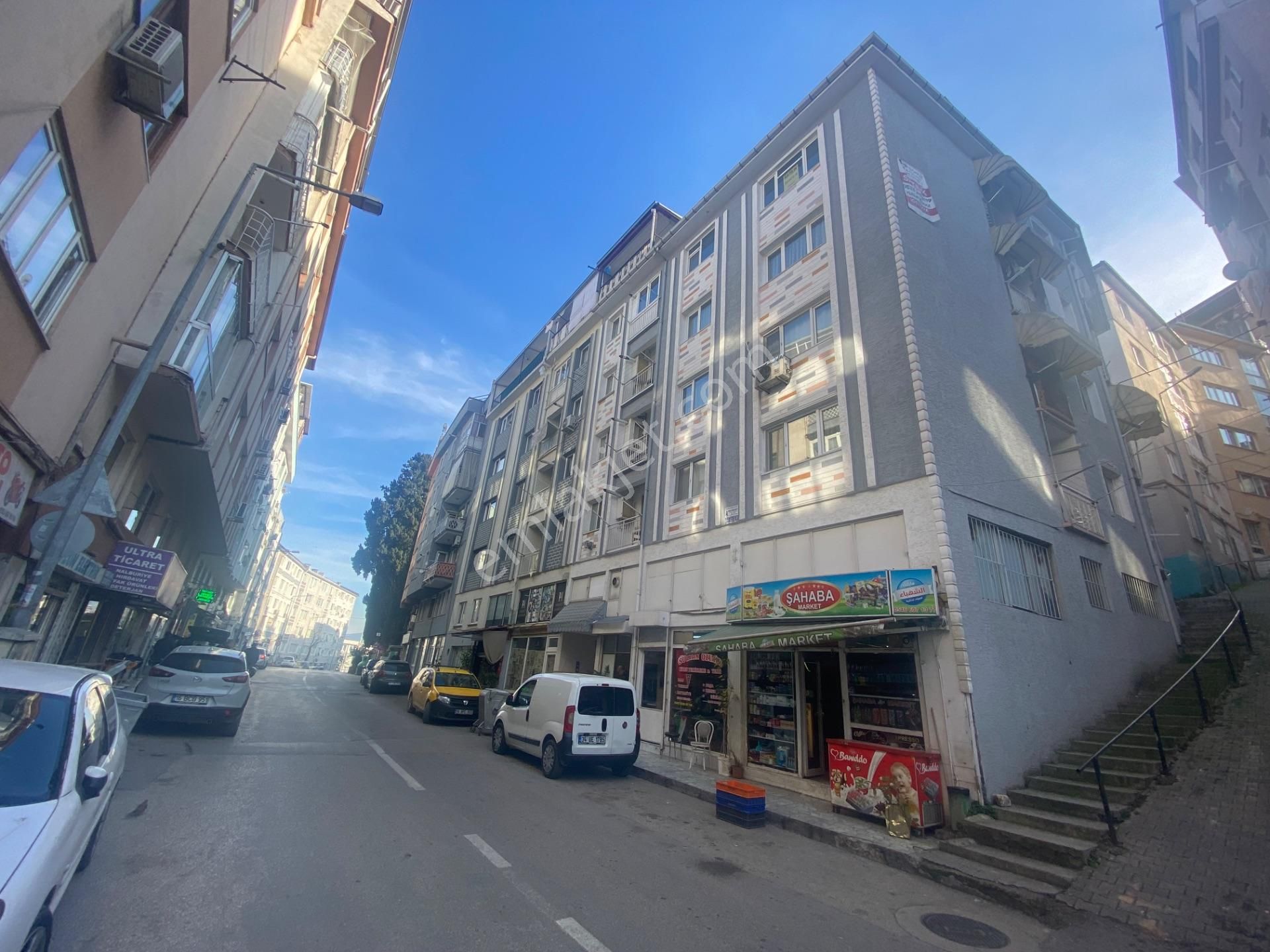 Emirsultanda Asansörlü Çift Cephe 2 Balkon 2 Banyo 2+1 Kiralık Daire - Görsel 28