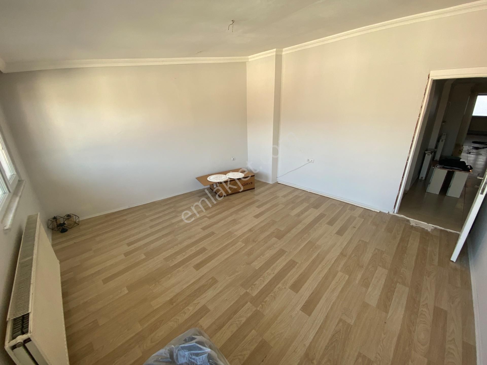 Emirsultanda Asansörlü Çift Cephe 2 Balkon 2 Banyo 2+1 Kiralık Daire - Görsel 6