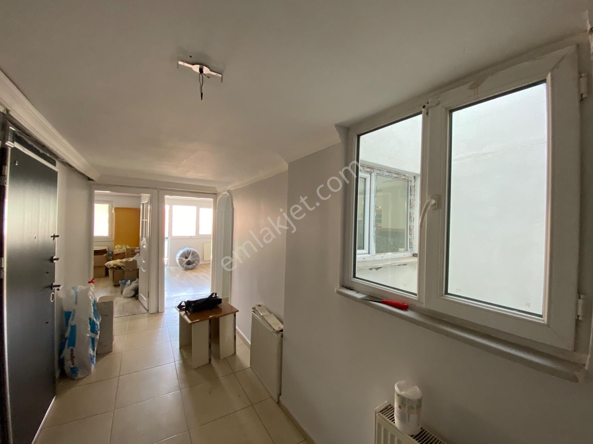 Emirsultanda Asansörlü Çift Cephe 2 Balkon 2 Banyo 2+1 Kiralık Daire - Görsel 17