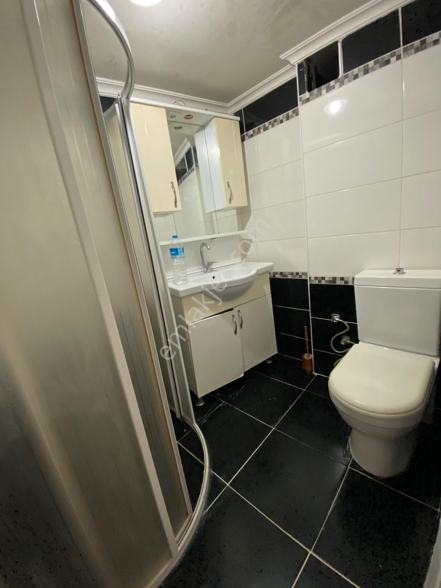 Emirsultanda Asansörlü Çift Cephe 2 Balkon 2 Banyo 2+1 Kiralık Daire - Görsel 21