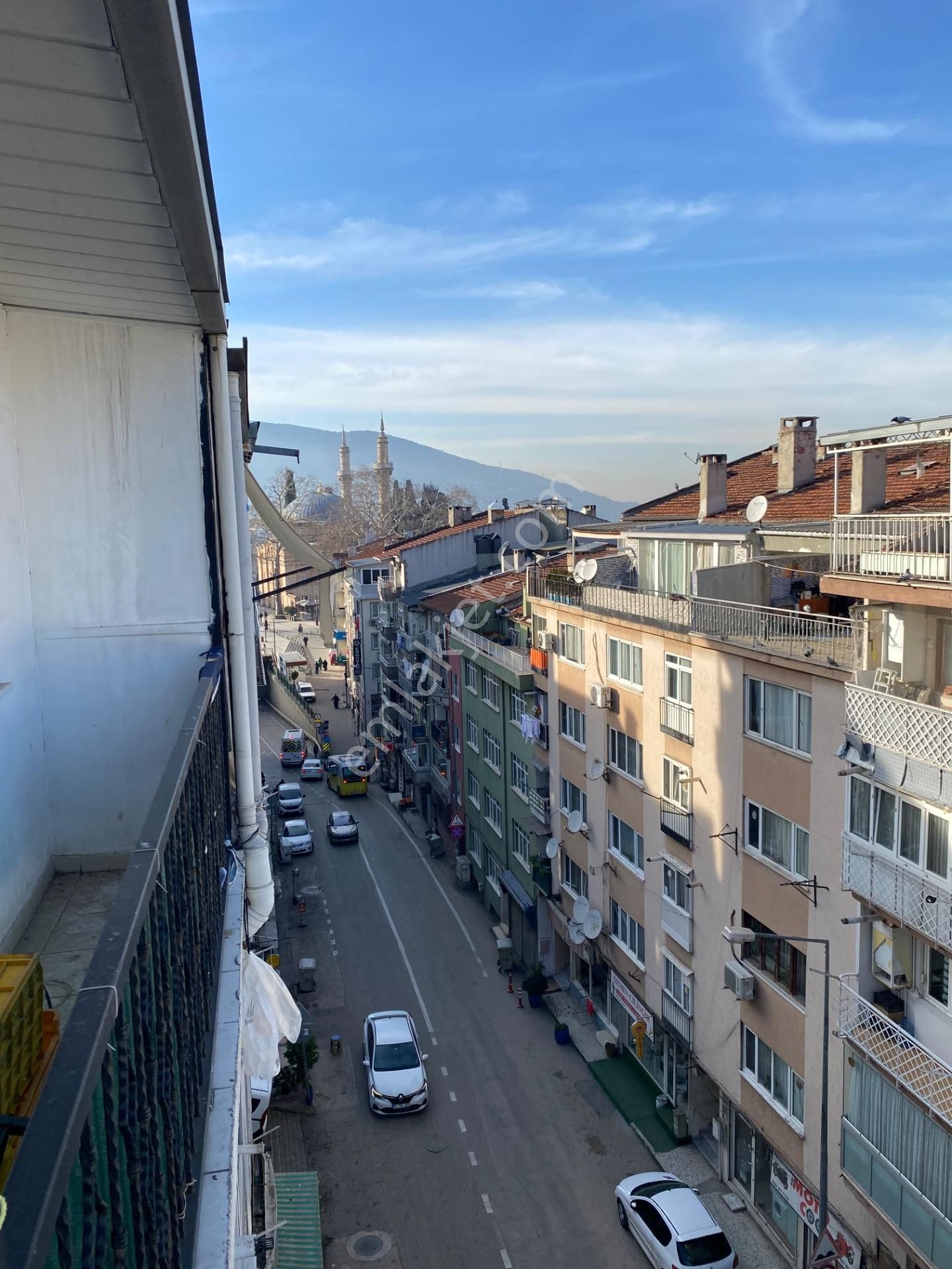 Emirsultanda Asansörlü Çift Cephe 2 Balkon 2 Banyo 2+1 Kiralık Daire - Görsel 2