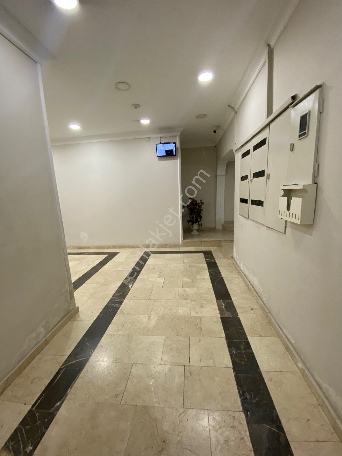 Emirsultanda Asansörlü Çift Cephe 2 Balkon 2 Banyo 2+1 Kiralık Daire - Görsel 25