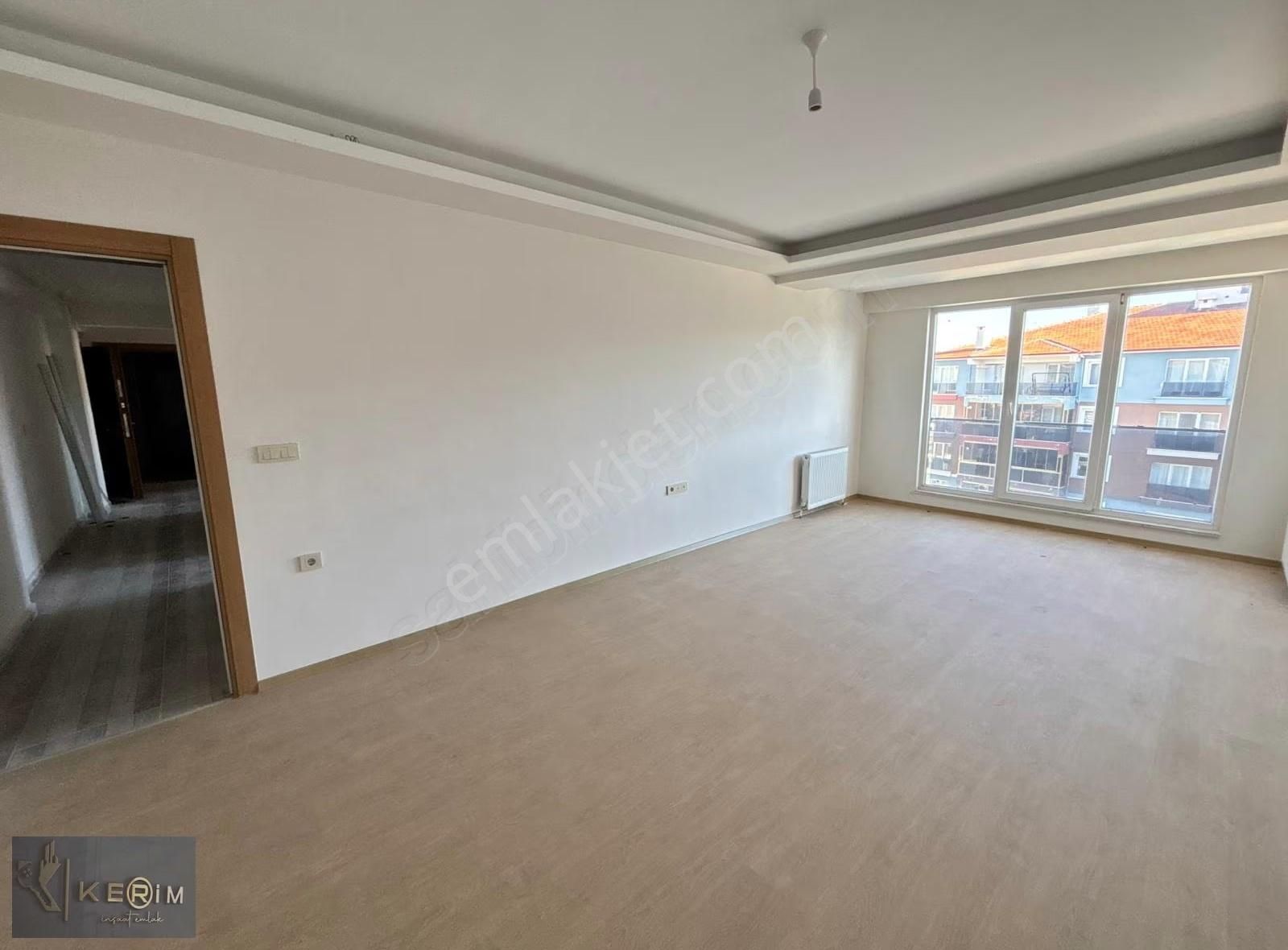 Kerim'den Satılık Ayvacık'da Asansörlü Havuzlu Siteiçi 2+1 Daire - Görsel 2