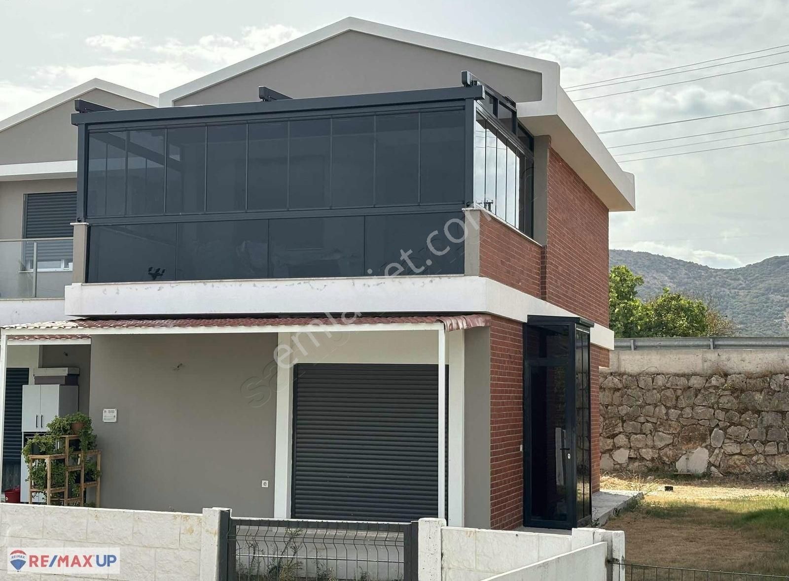 Balıklıova'da Satılık 4+1 Villa