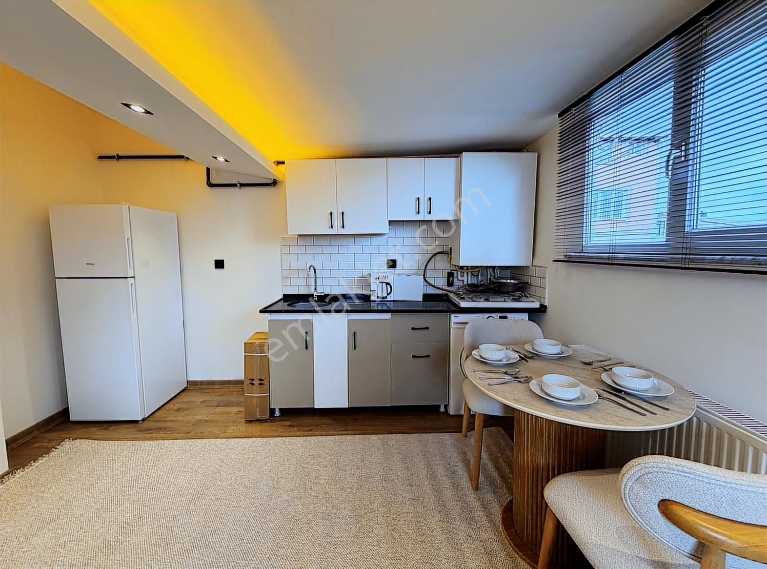 Tuncay'dan Kağıthanede Caddeye Yakın Lüx Sıfır Eşyalı 1+1 Daire - Görsel 14