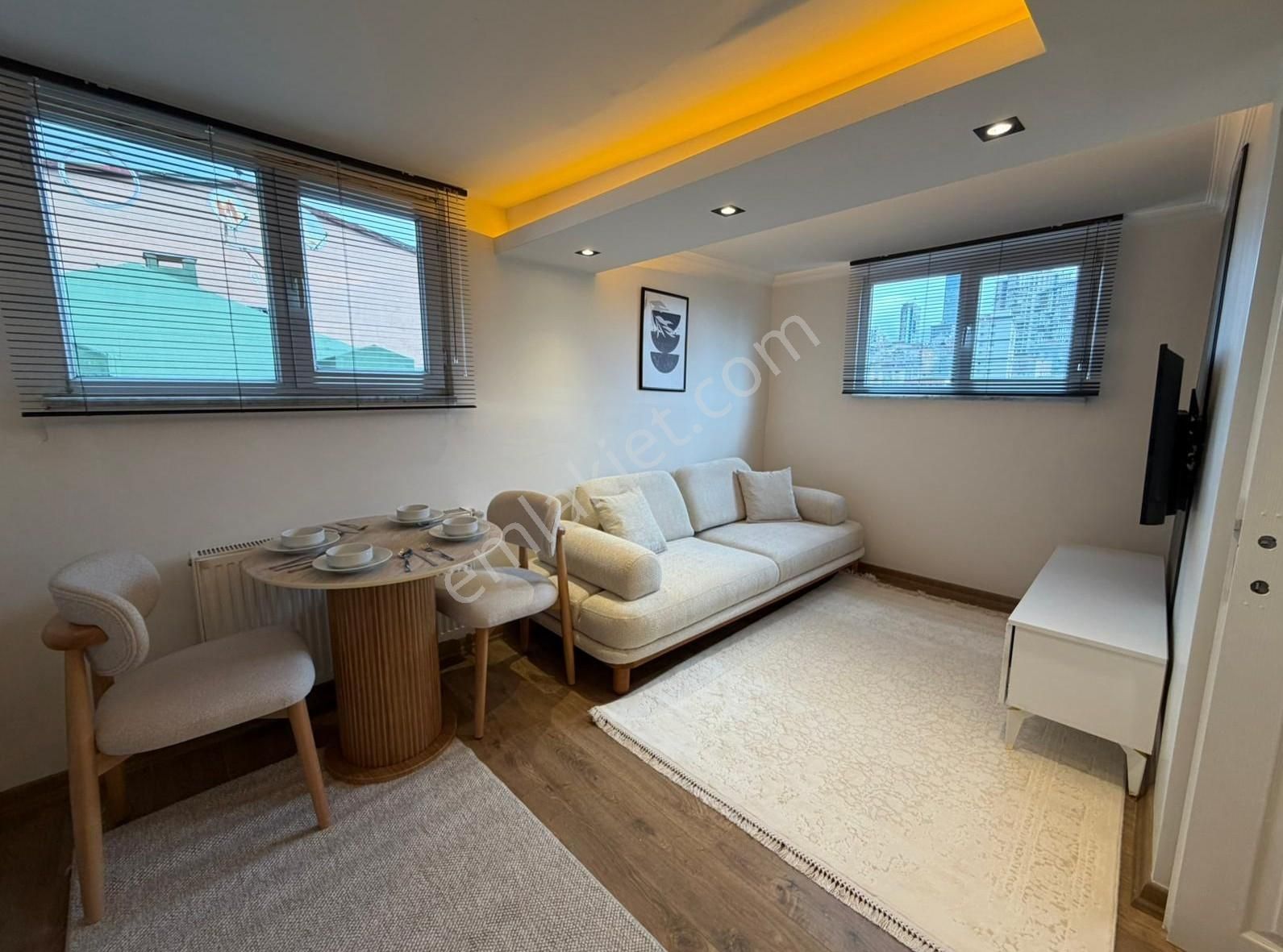 Tuncay'dan Kağıthanede Caddeye Yakın Lüx Sıfır Eşyalı 1+1 Daire