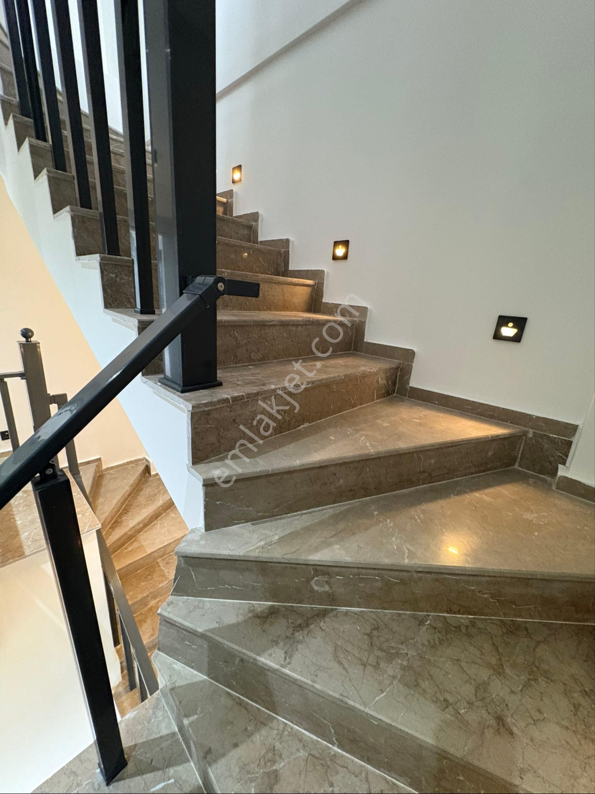 4+1 Ayrı Mutfak Savuna Hamam Müstakil Havuz Lüksün Buluştuğu Bir Villa - Görsel 13