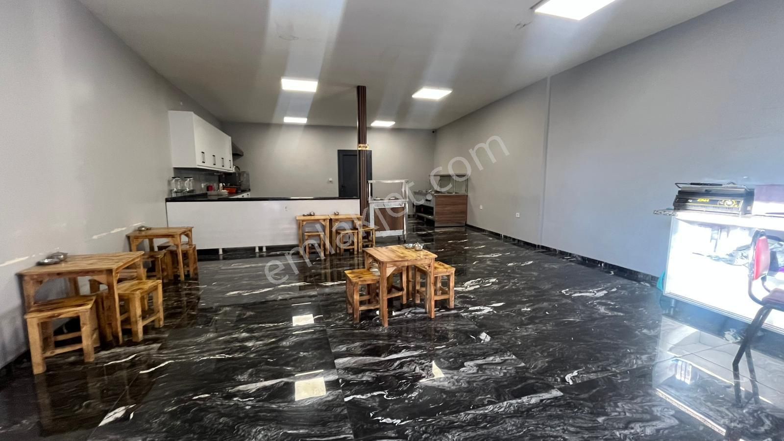 Konak’ta Ticaretin Merkezi: 2 Katlı, Dev Metrekareli, Her İş Koluna Uygun Satılık Mülk! - Görsel 9