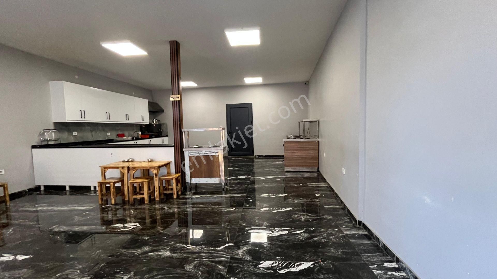 Konak’ta Ticaretin Merkezi: 2 Katlı, Dev Metrekareli, Her İş Koluna Uygun Satılık Mülk! - Görsel 11