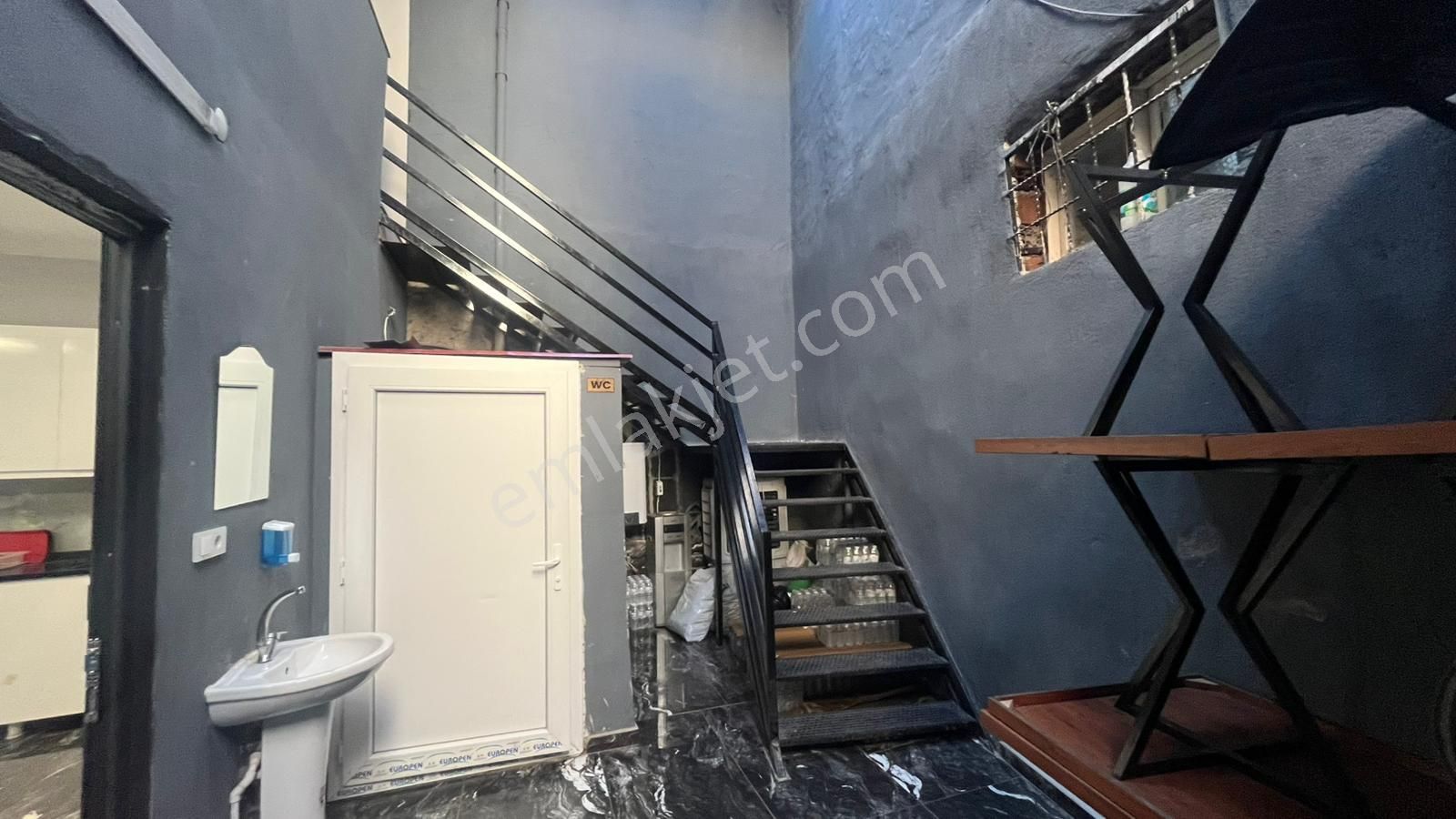 Konak’ta Ticaretin Merkezi: 2 Katlı, Dev Metrekareli, Her İş Koluna Uygun Satılık Mülk! - Görsel 17