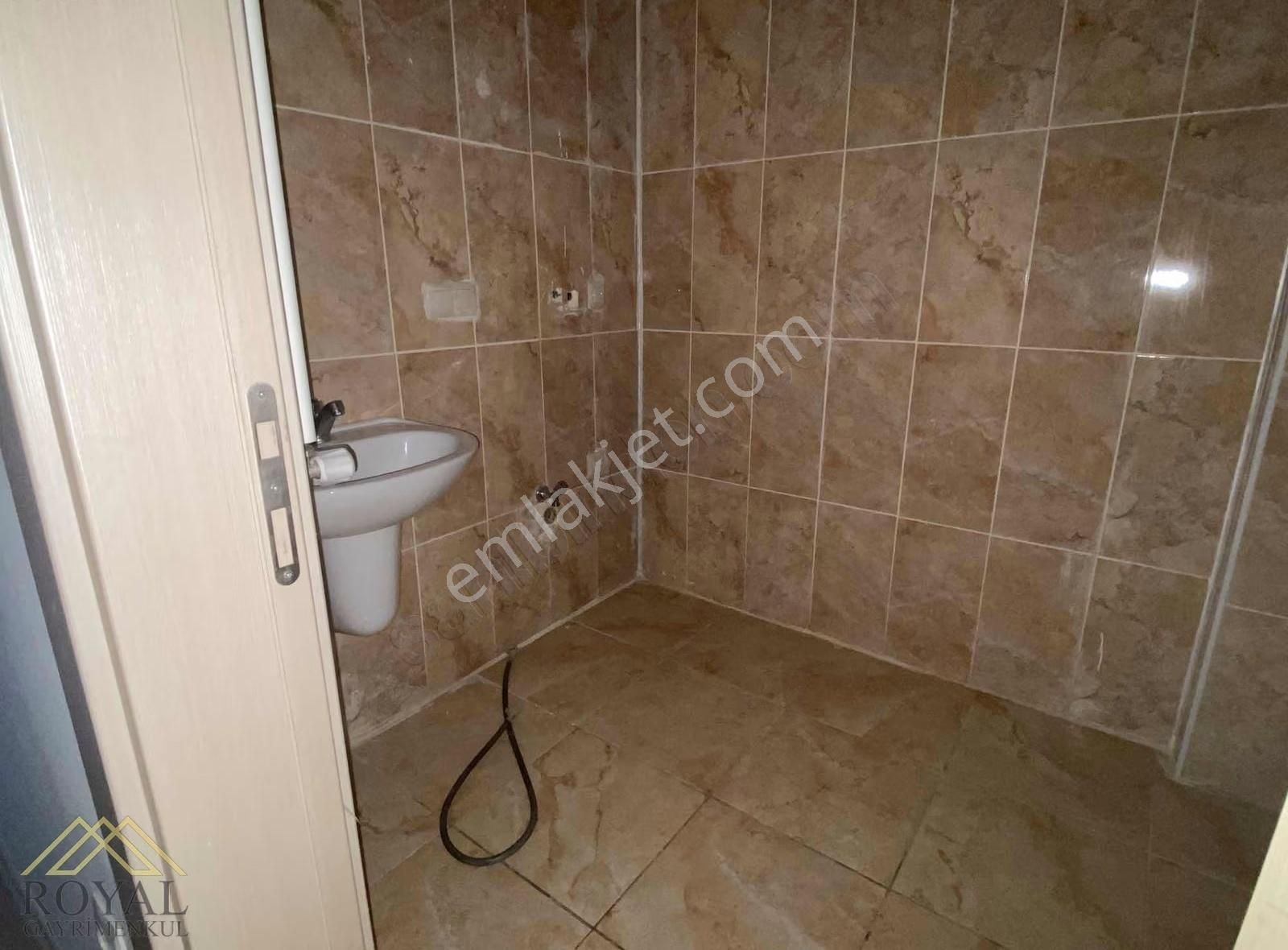 Royal'den Kaşüstü Vadi Kent Sitesi Satılık 2+1 Fırsat Daire - Görsel 6