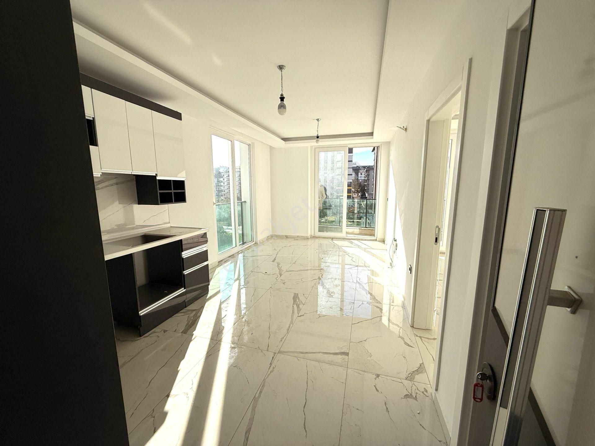 Mahmutlar’da Ayrıcalıklı Sitede Köşe 1+1 Yaşam Fırsatı - Görsel 3