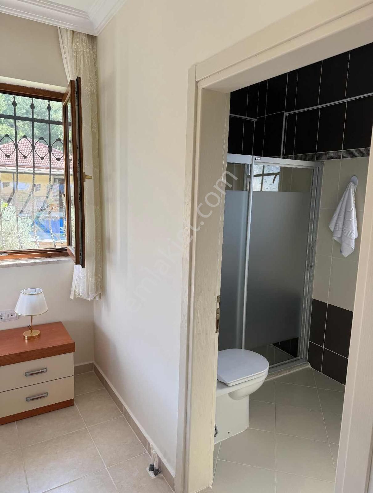 Fethiye Üzümlüde 750 M2 Arsa İçerisinde Kiralık 4+1 Villa - Görsel 4