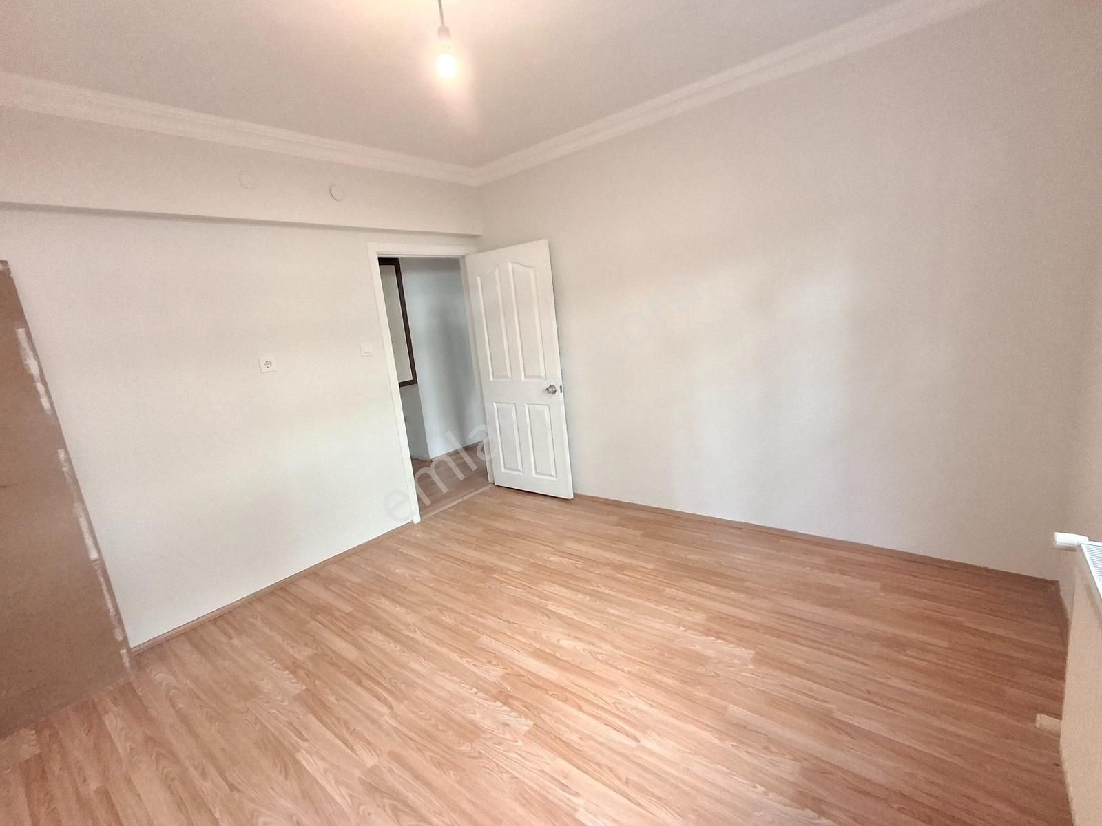 3+1 Bağımsız Salon Masrafsız Balkonlu Merkezi Konumda - Görsel 9