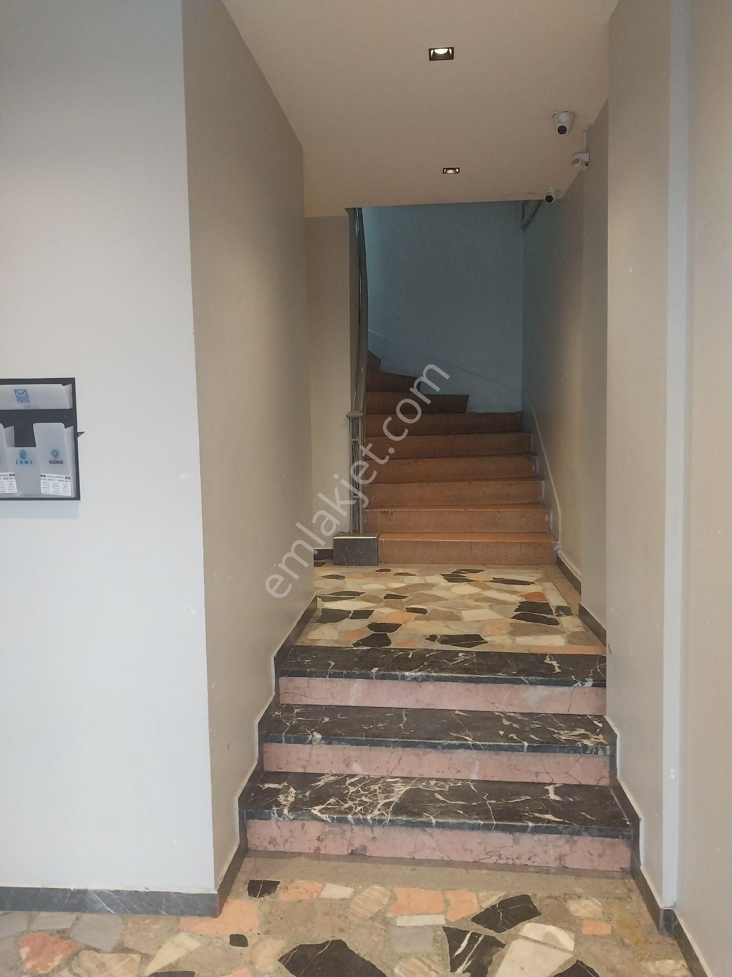 Fatih Yusufpaşada Millet Caddesinde Kiralık Masrafsız Ferah 3+1 Daire - Görsel 6
