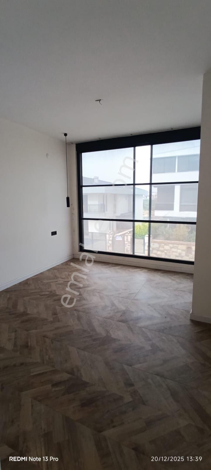 Efeler’de Havuzlu Sitede Sıfır Villa - Görsel 27