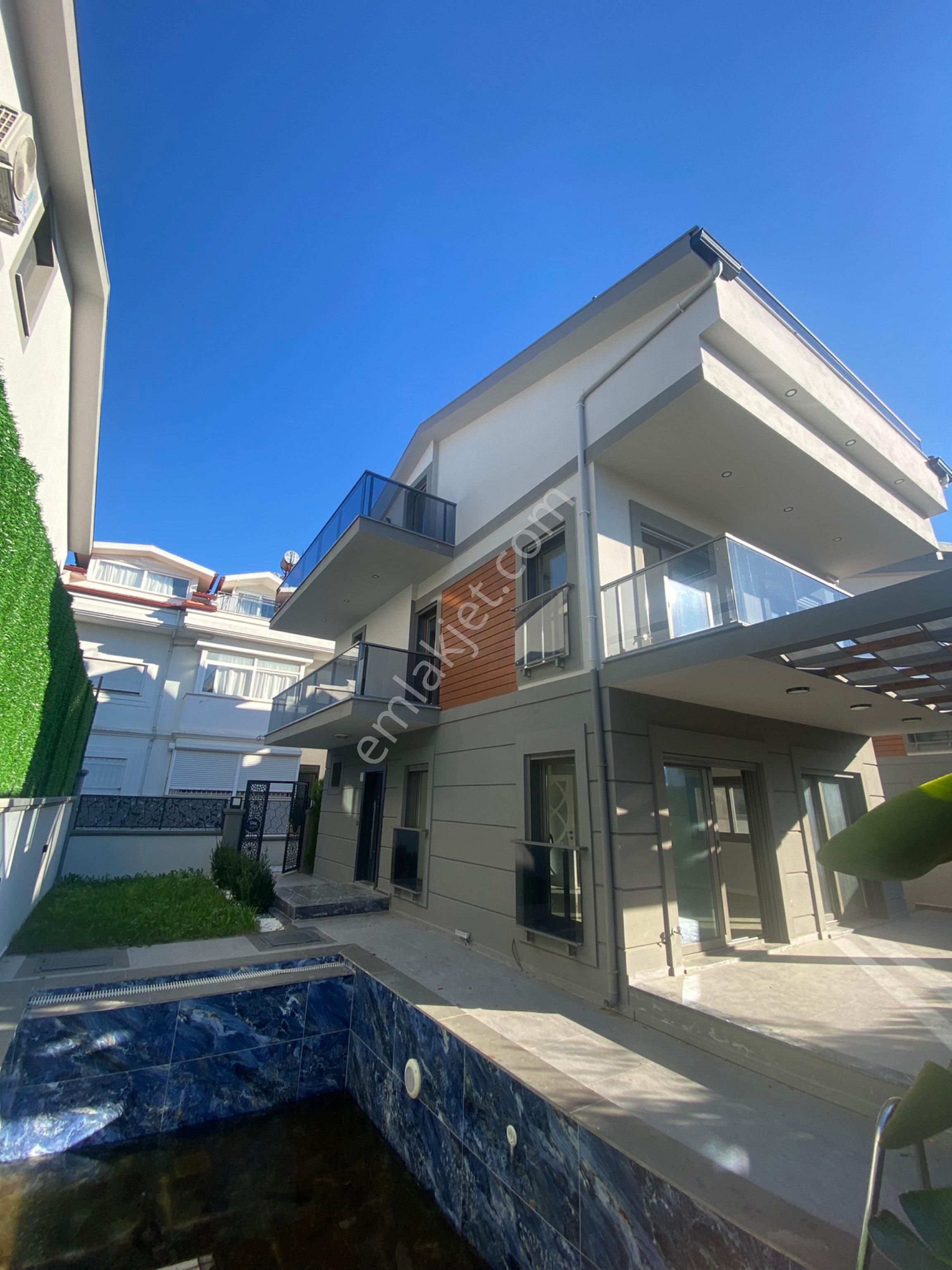 Akarca Mahallesinde Satılık Villa - Görsel 2
