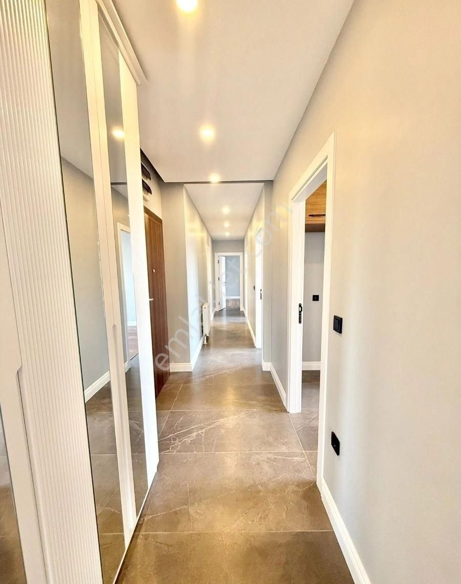 Caddebostan Ömerpaşa'da 165m2 Ebeveynli Balkonlu Büyük Fırsat - Görsel 3