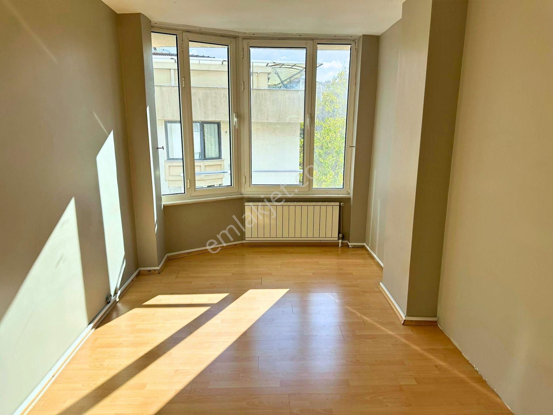 Tarabya Sanatçılar Sitesi’nde, Geniş Teraslı, Manzaralı Çatı Dubleksi - Görsel 16