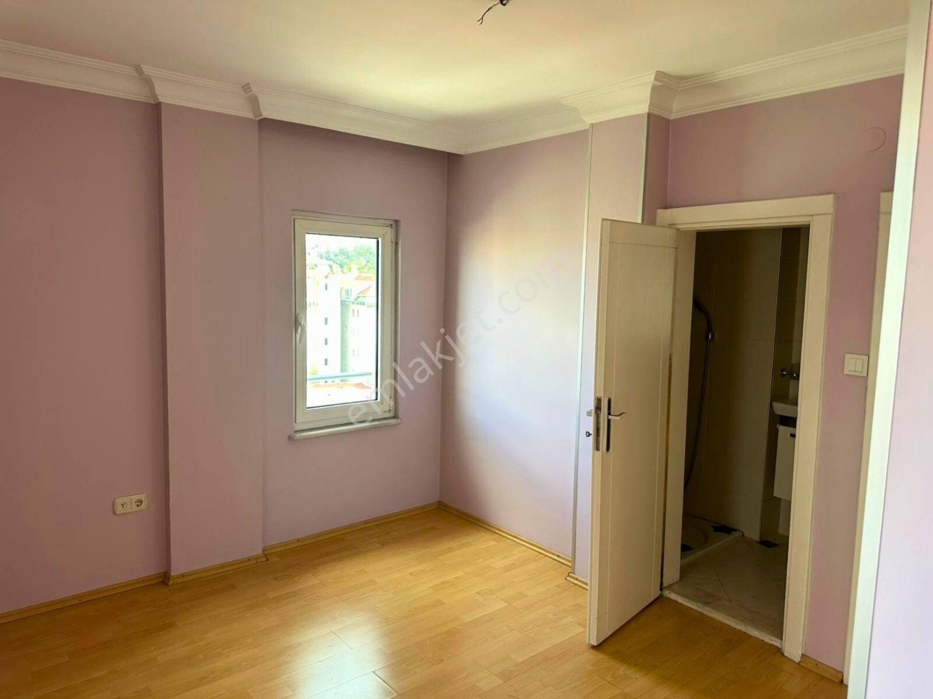 Tarabya Sanatçılar Sitesi’nde, Geniş Teraslı, Manzaralı Çatı Dubleksi - Görsel 15