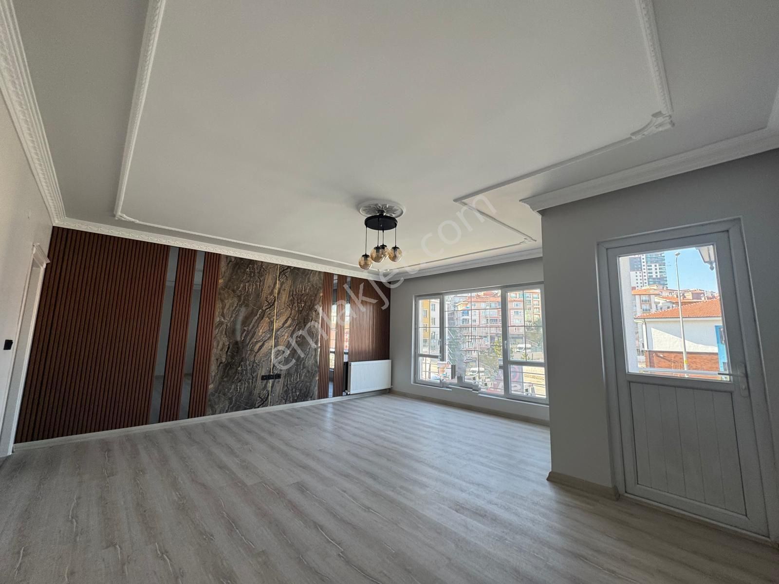 Ascelik"den" Liseler Dibinde_cadde Uzerinde_ön Cephe_delux