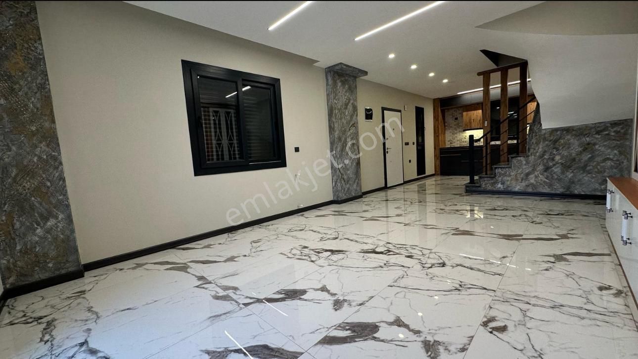 Didim Merkezde 4+1 Otoparklı Sıfır Villa - Görsel 9