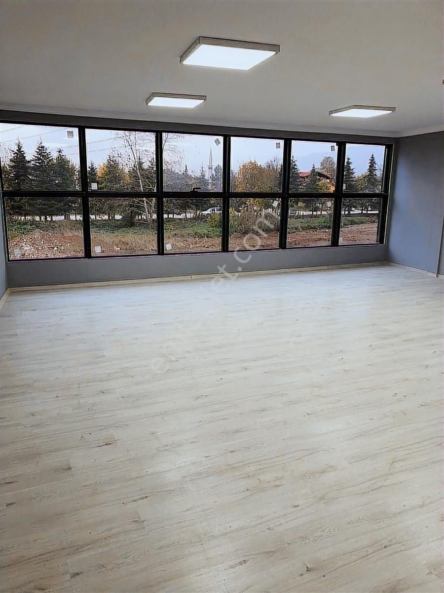 Başiskele Kullar'da 1000 M2 Kiralık,vinçli Depo-fabrika - Görsel 18