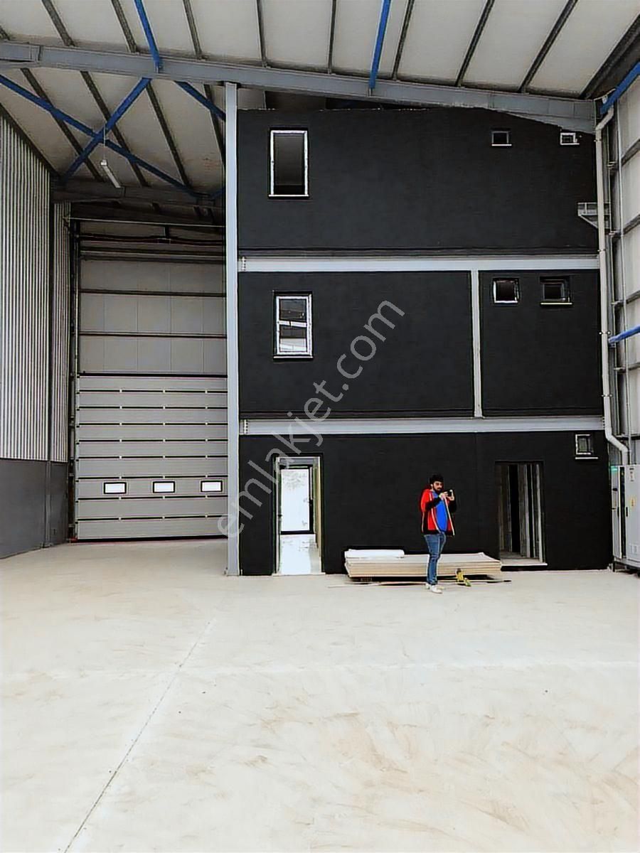 Başiskele Kullar'da 1000 M2 Kiralık,vinçli Depo-fabrika - Görsel 4