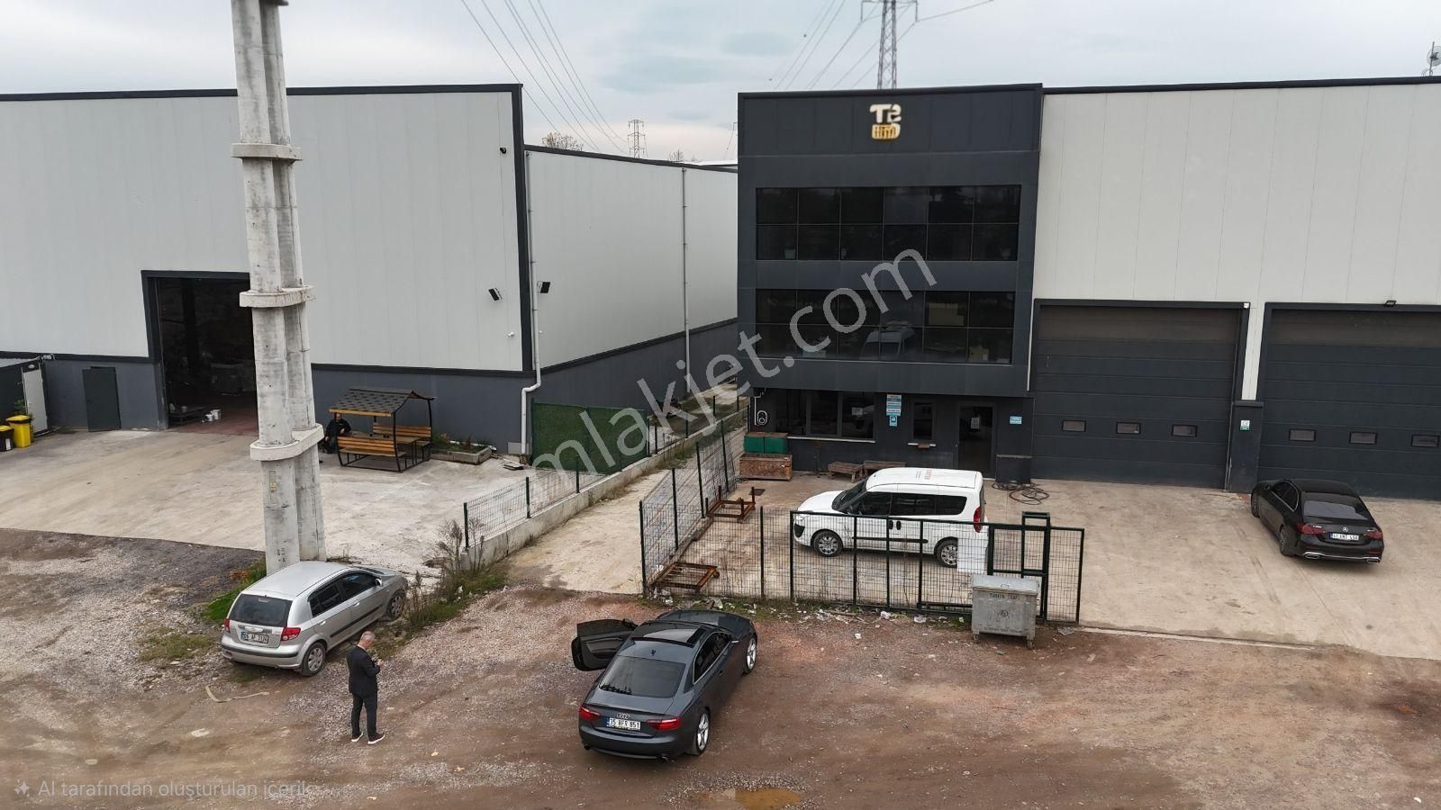 Başiskele Kullar'da 1000 M2 Kiralık,vinçli Depo-fabrika - Görsel 12