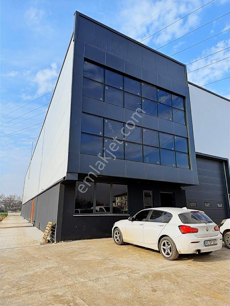 Başiskele Kullar'da 1000 M2 Kiralık,vinçli Depo-fabrika - Görsel 6