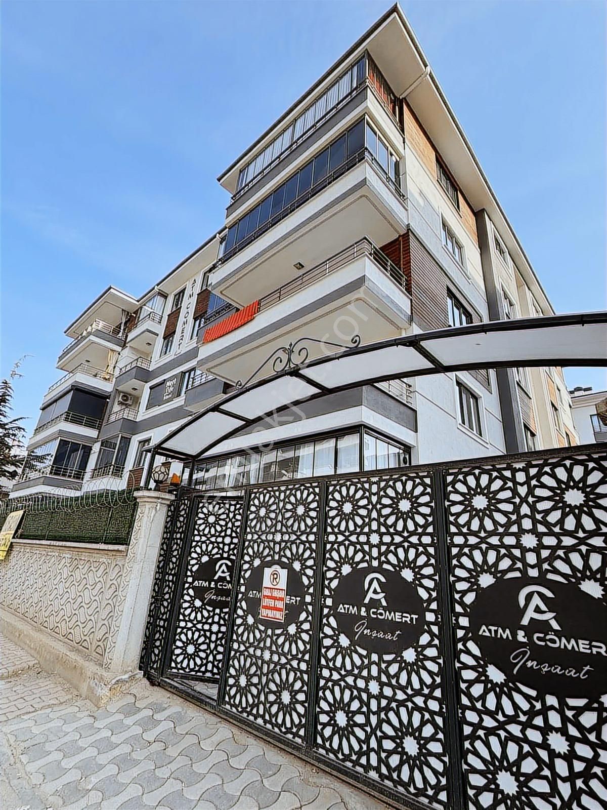 Fatih Karakolu Karşısı 3+1 Ara Kat Geniş Daire