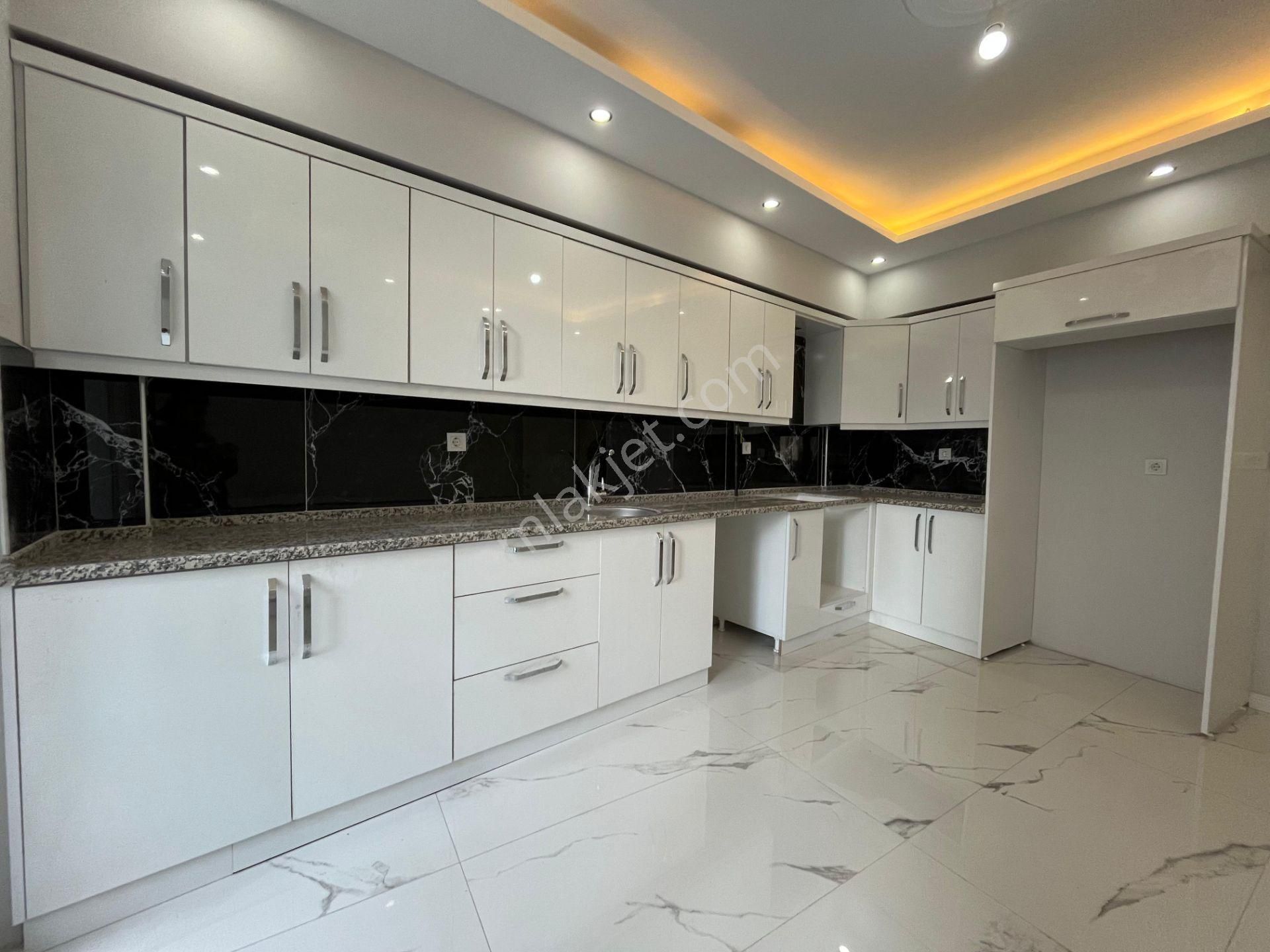 Göçmen Gayrimenkul'den Yıldıztepe Mah.3+1 Satılık Daire