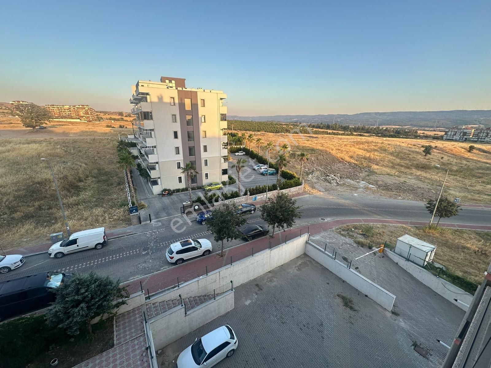 Çanakkale Kepez Hamidiye Mahallesi'nde Lüks Havuzlu Sitede Kiralık 1+1 Daire - Görsel 3