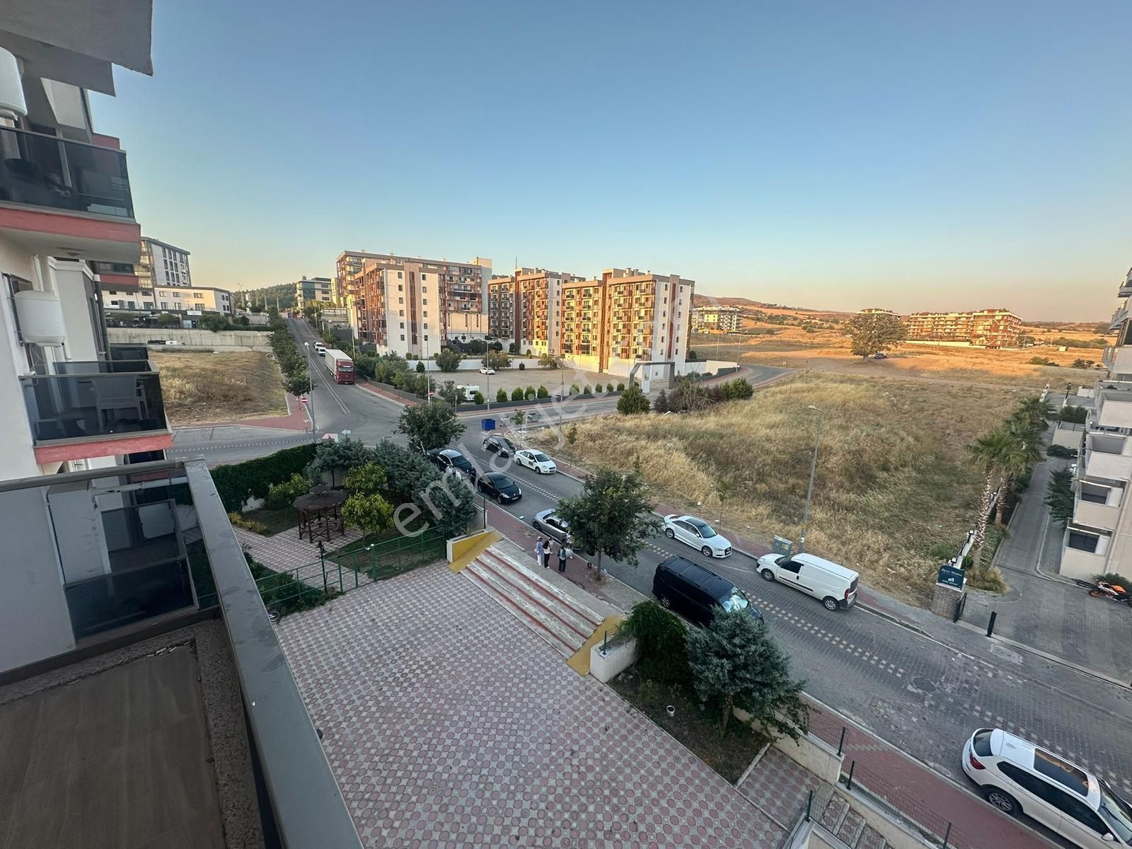 Çanakkale Kepez Hamidiye Mahallesi'nde Lüks Havuzlu Sitede Kiralık 1+1 Daire - Görsel 2