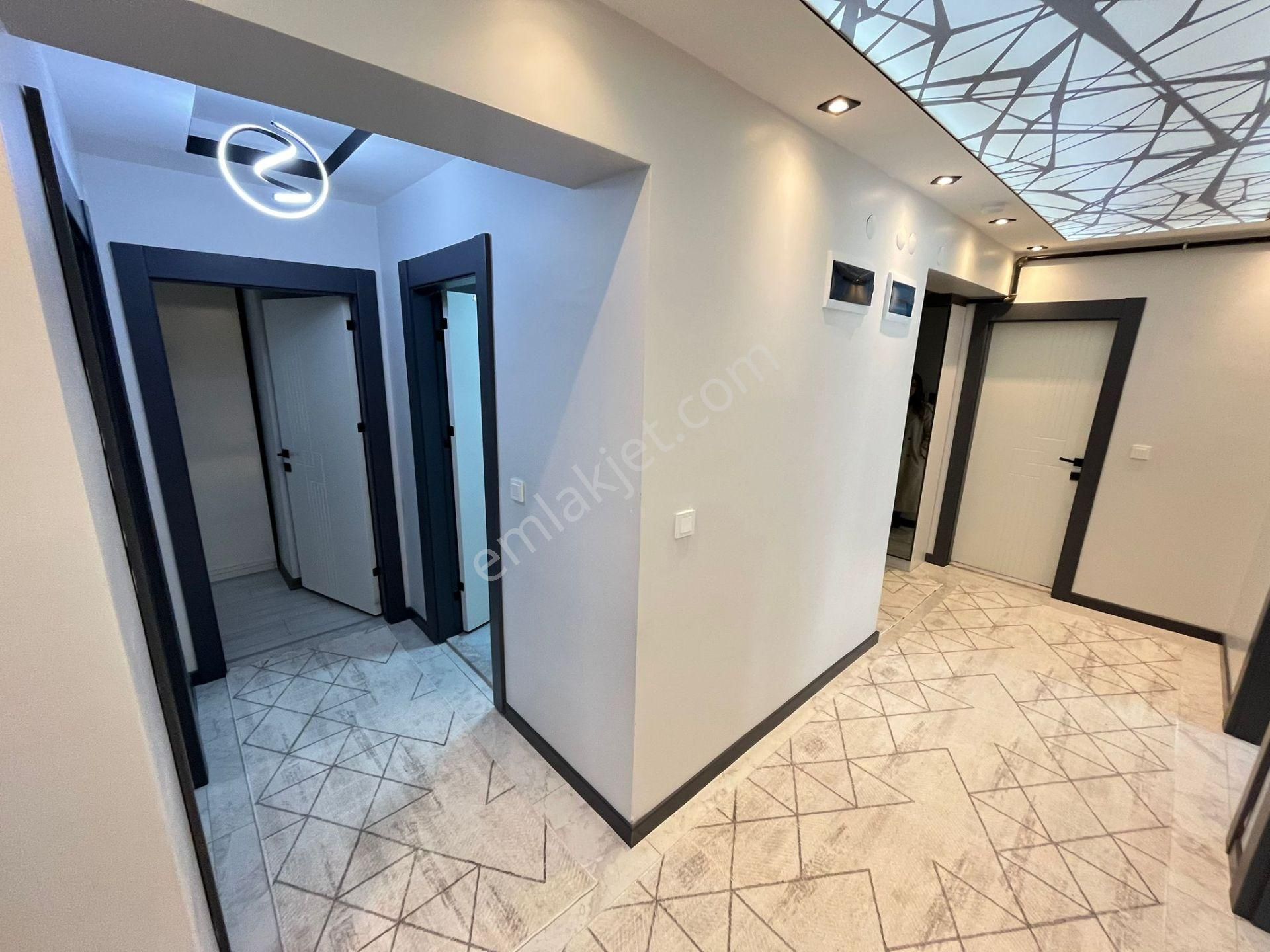 Karakaya Mahallesi'nde Asansörlü Yapılı 3+1 Daire! - Görsel 16