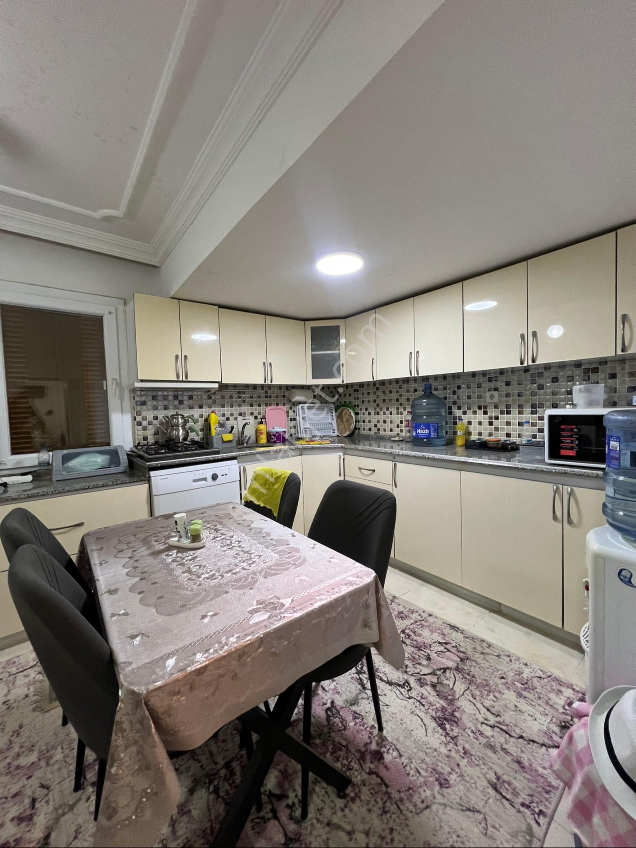 Kuşadası Güzelçamlı’da Denize 200 Metre Mesafesinde Köşe Konumlu Villa Çok Acil Satılık - Görsel 12