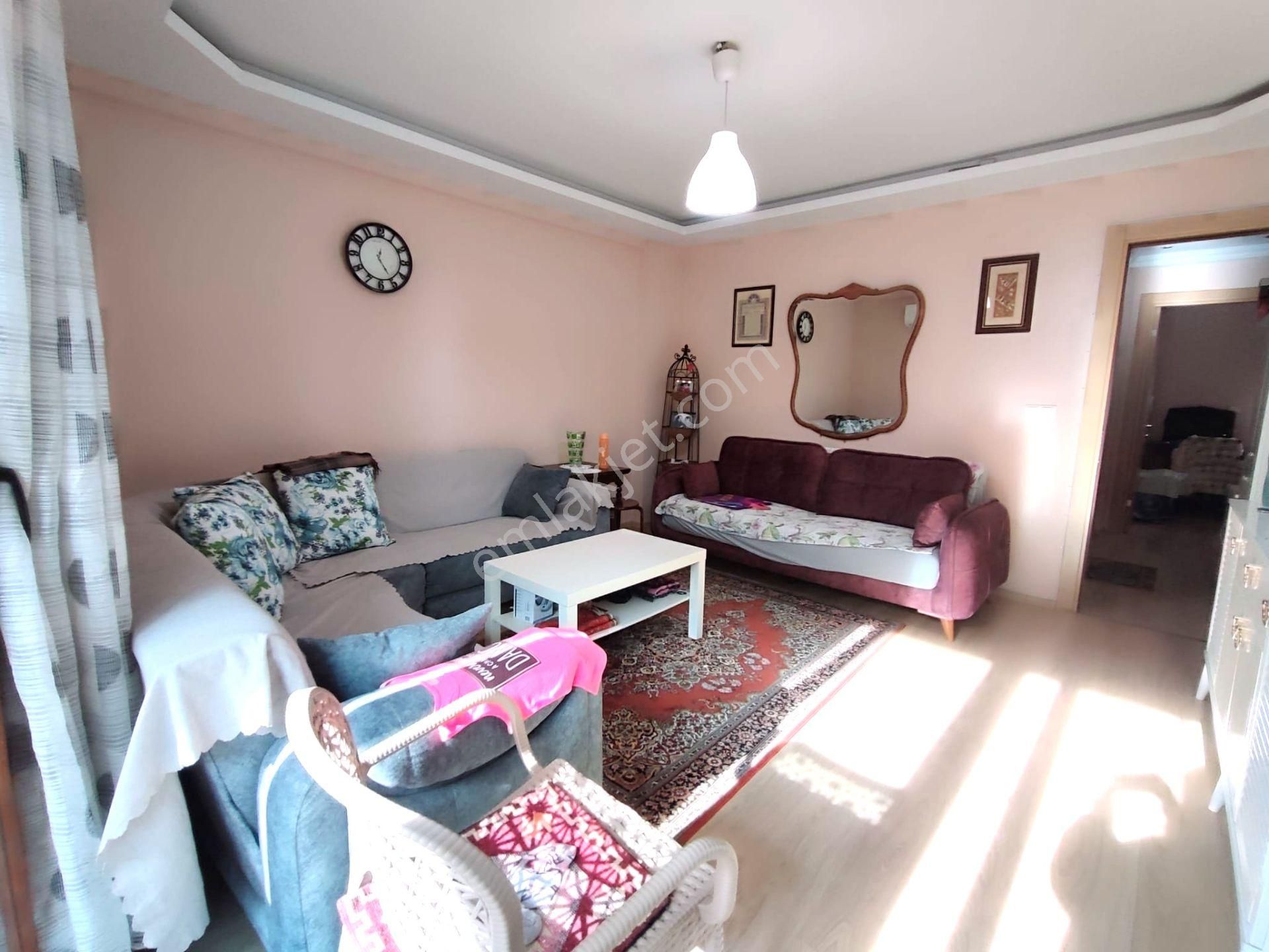 Başkut'tan Bayraklı Şevketince Mah.de 2+1 Satılık Daire