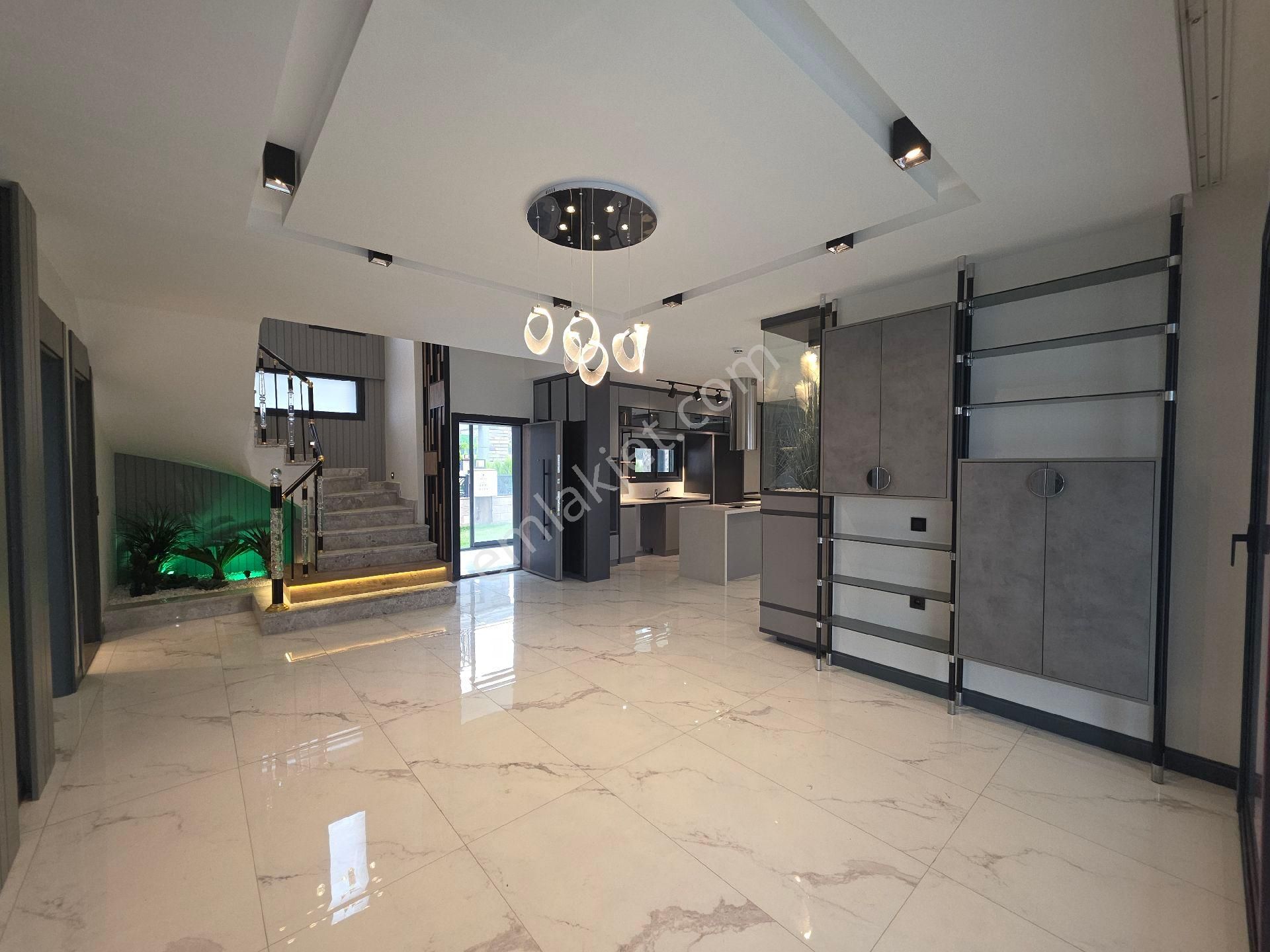 Kuşadası Satılık Sıfır 4+1 Villa - Görsel 27