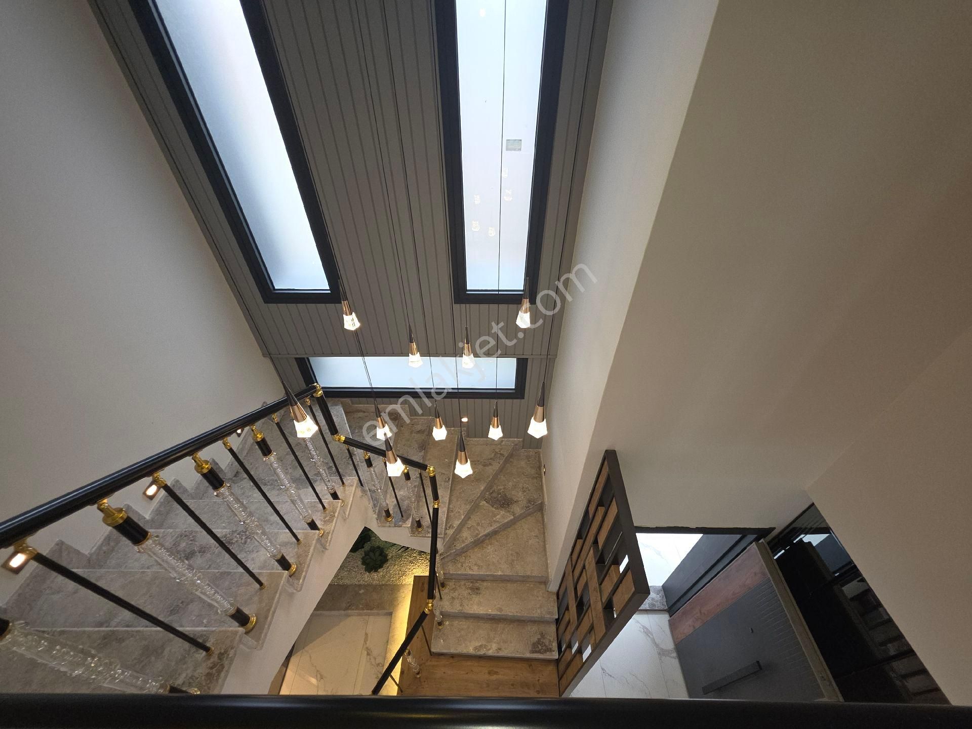 Kuşadası Satılık Sıfır 4+1 Villa - Görsel 6