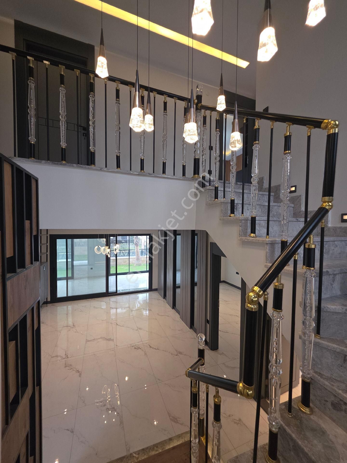 Kuşadası Satılık Sıfır 4+1 Villa - Görsel 7