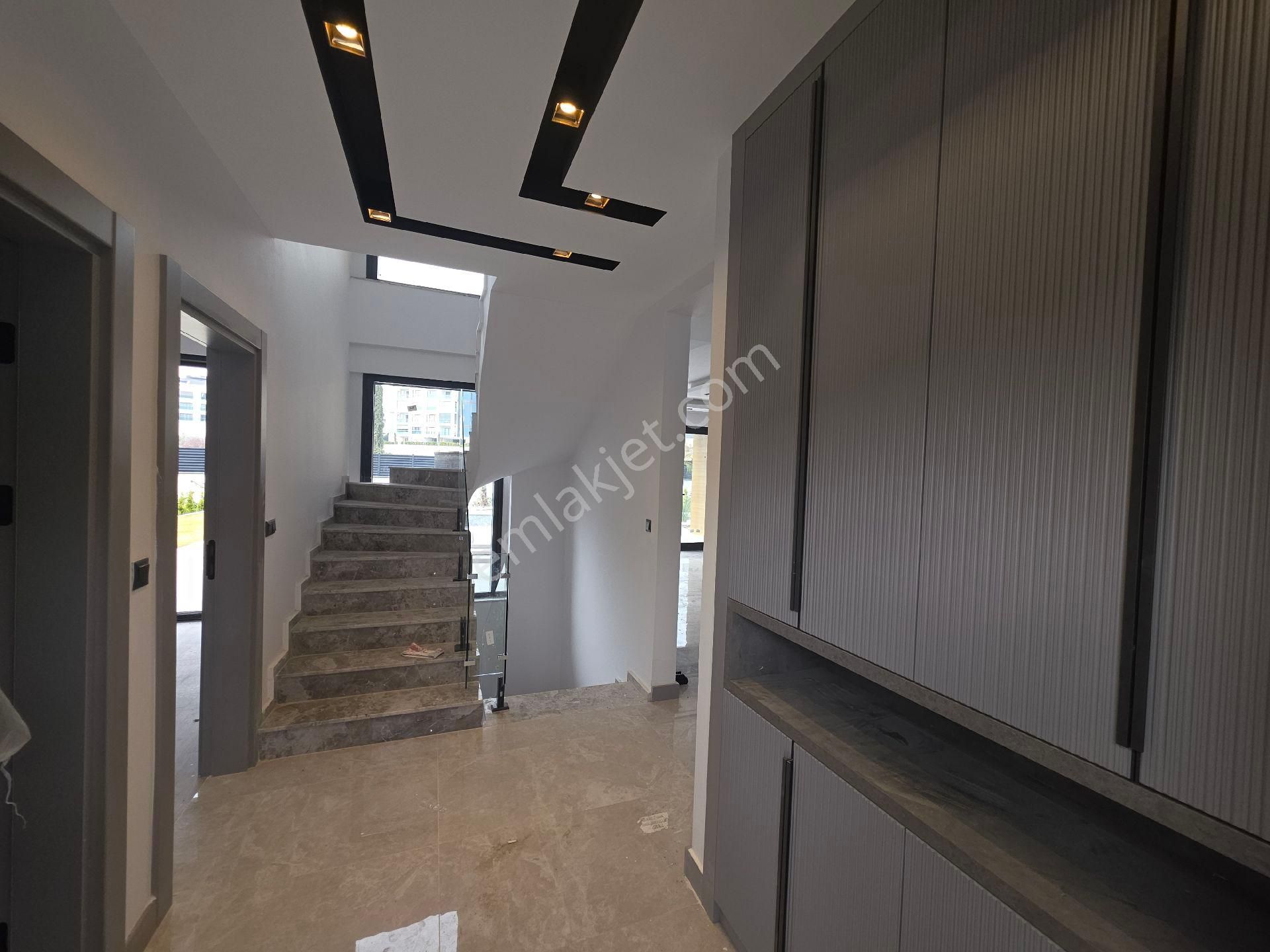 Kuşadası Satılık Sıfır 5+2villa - Görsel 23