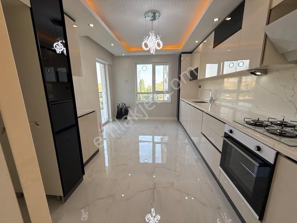 Metrobüse Yürüme Mesafesinde Bölgenin En Uygun 2+1 Fırsat Daire.. - Görsel 7