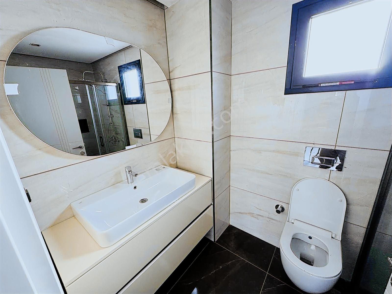 Kuşadası Güzelçamlı'da Tek Müstakil Havuzlu Satılık 3+1 Villa - Görsel 18