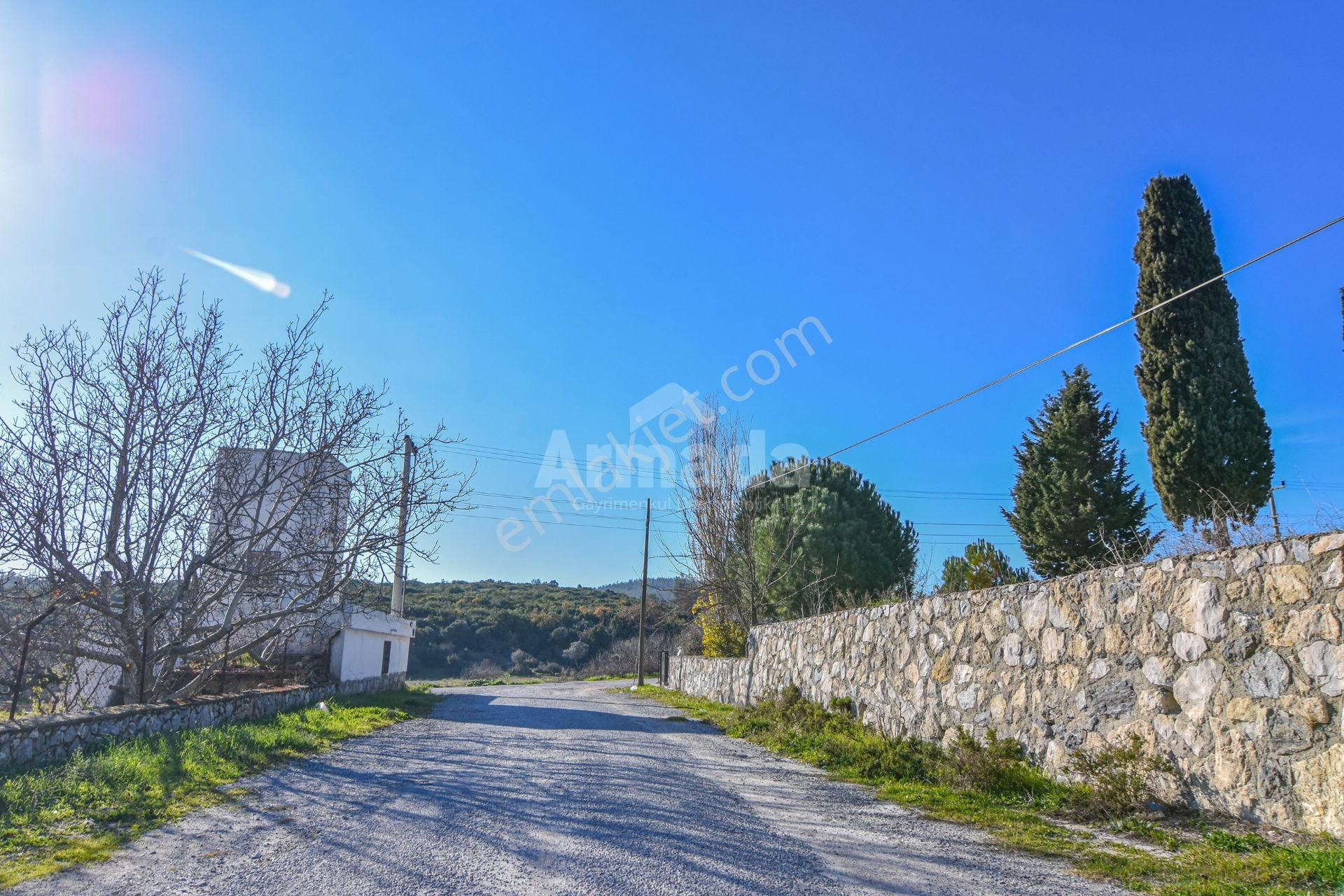 Kuşadası Yeniköy'de Ana Yola Yakın Bahçeli Müstakil Yaşam - Görsel 33