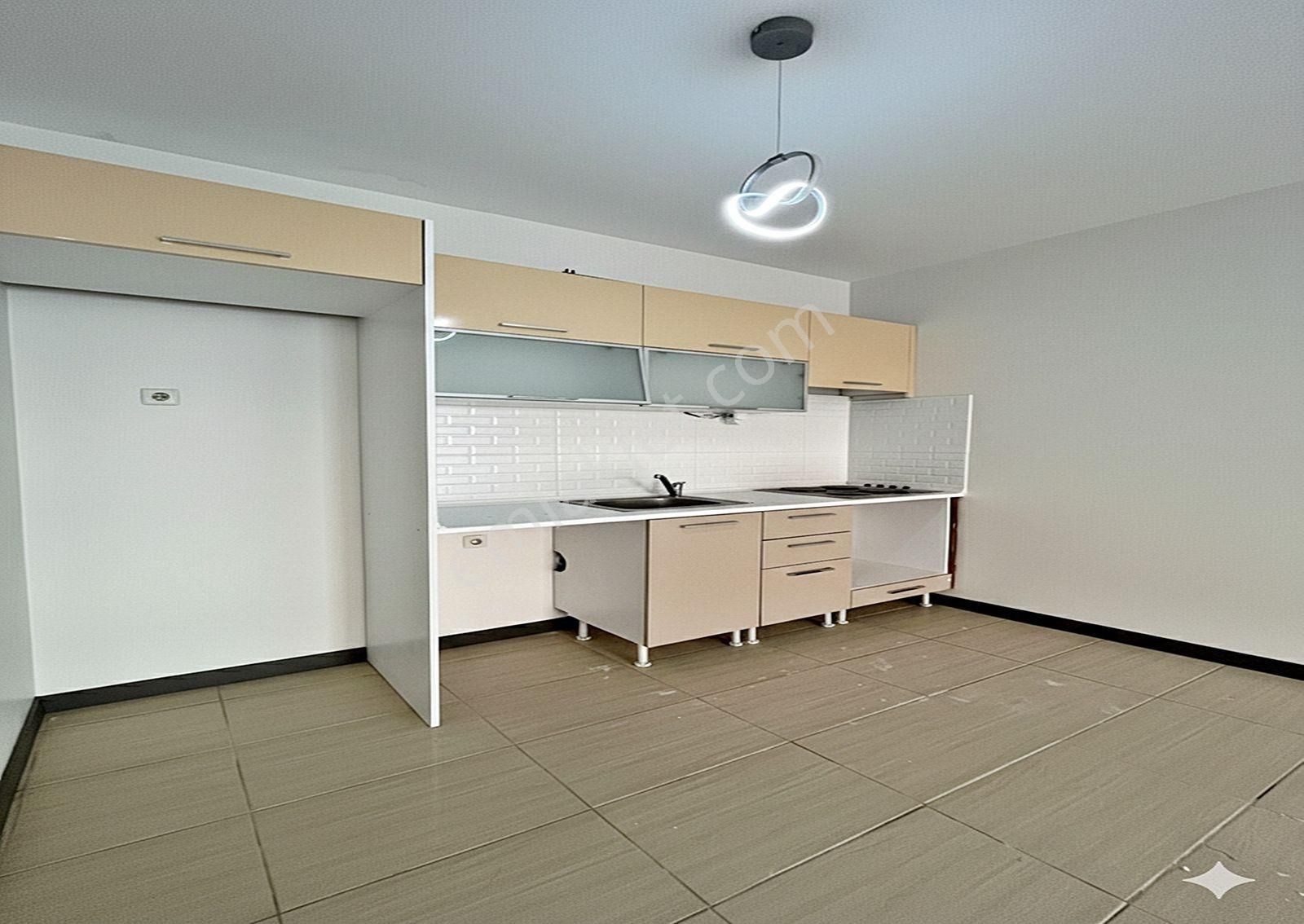 Metrobüse Yakın Site İçi Geniş M2 Güvenlikli 1+1 Satılık Daire - Görsel 18
