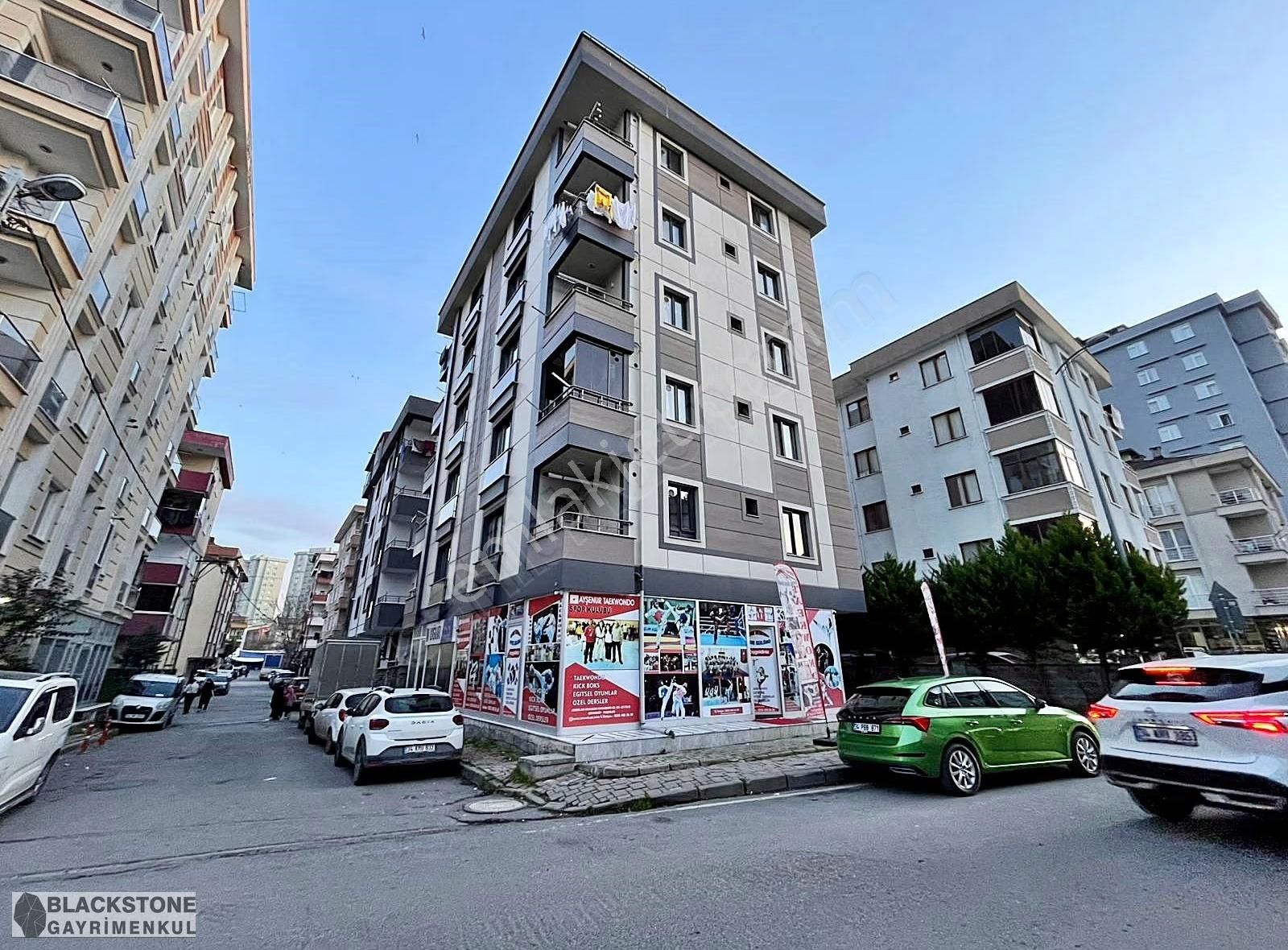 Çekmeköy Aydınlar Mahallesinde 2+1 Satılık Arakat Daire - Görsel 3