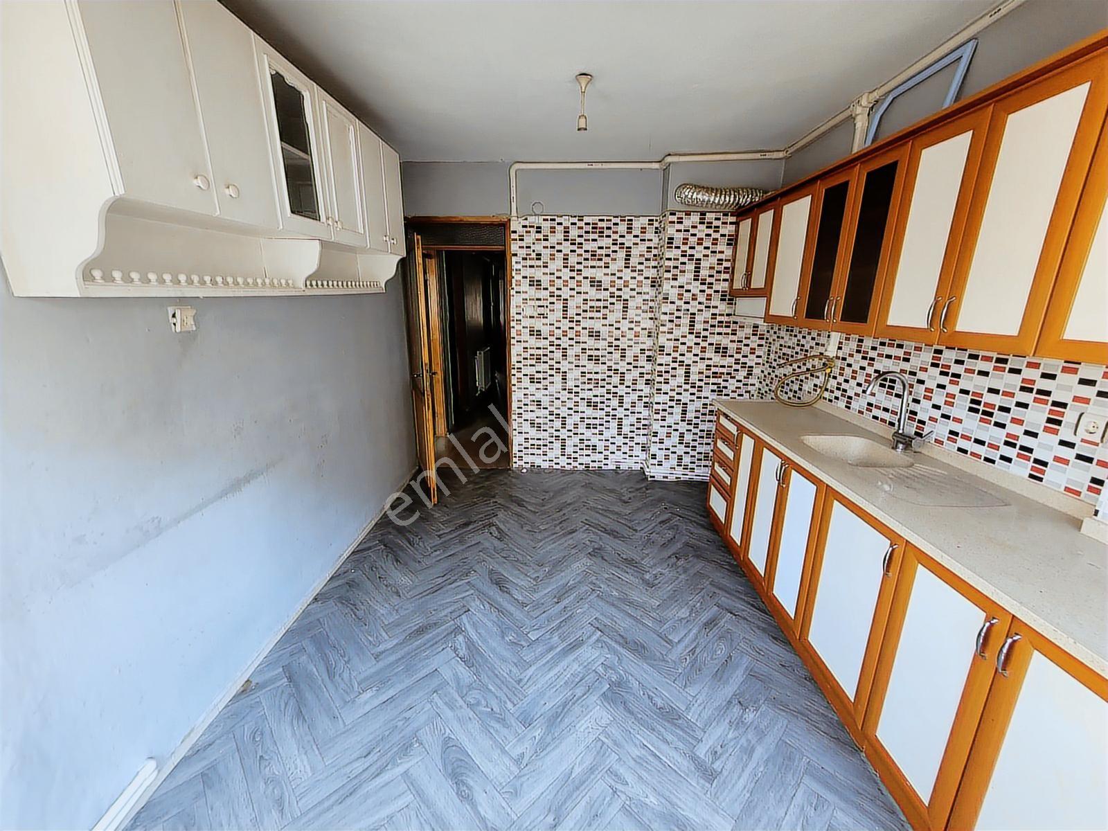 Edremit Cumhuriyet Mahallesi Üçgenpark'da Fırsat 3+1 Daire - Görsel 19